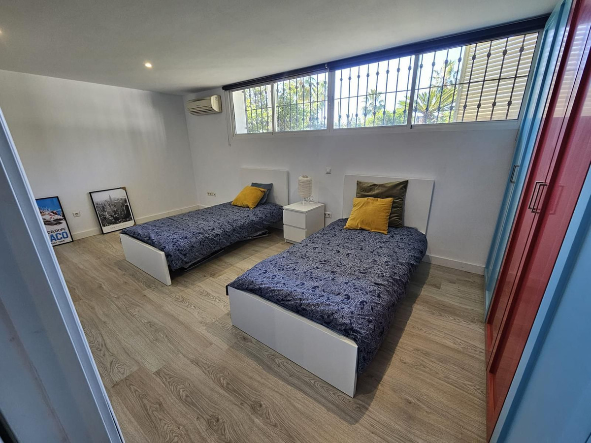 5 Bed Townhouse for sale in Benalmadena Costa Del Sol, Málaga, Spain