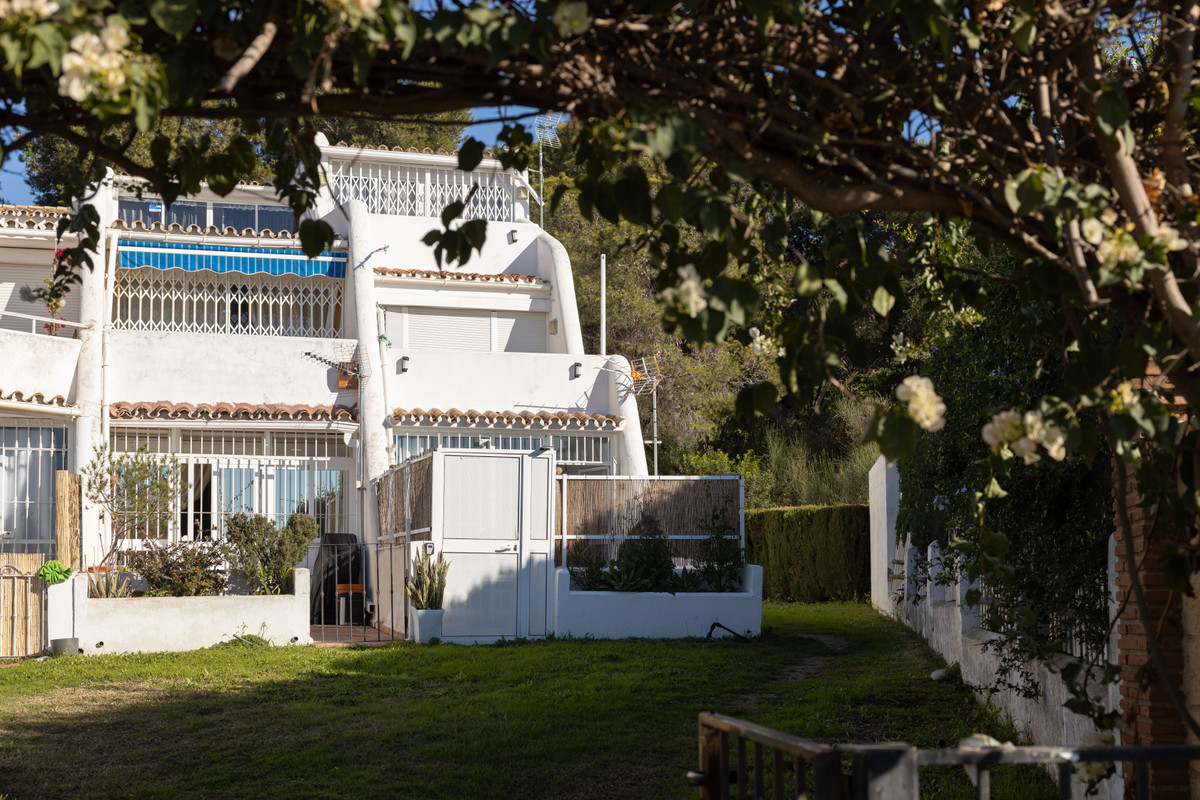 Se vende Apartamento Planta Baja de 2 dormitorios en Costa Del Sol, Málaga, España