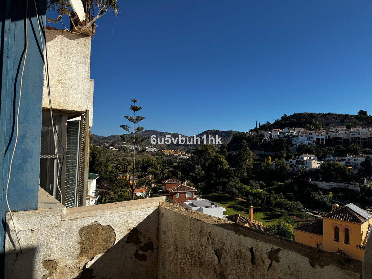 Se vende Villa - Chalet de 4 dormitorios en Málaga Ciudad, Málaga, España