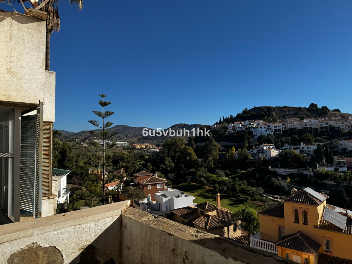 Se vende Villa - Chalet de 4 dormitorios en Málaga Ciudad, Málaga, España