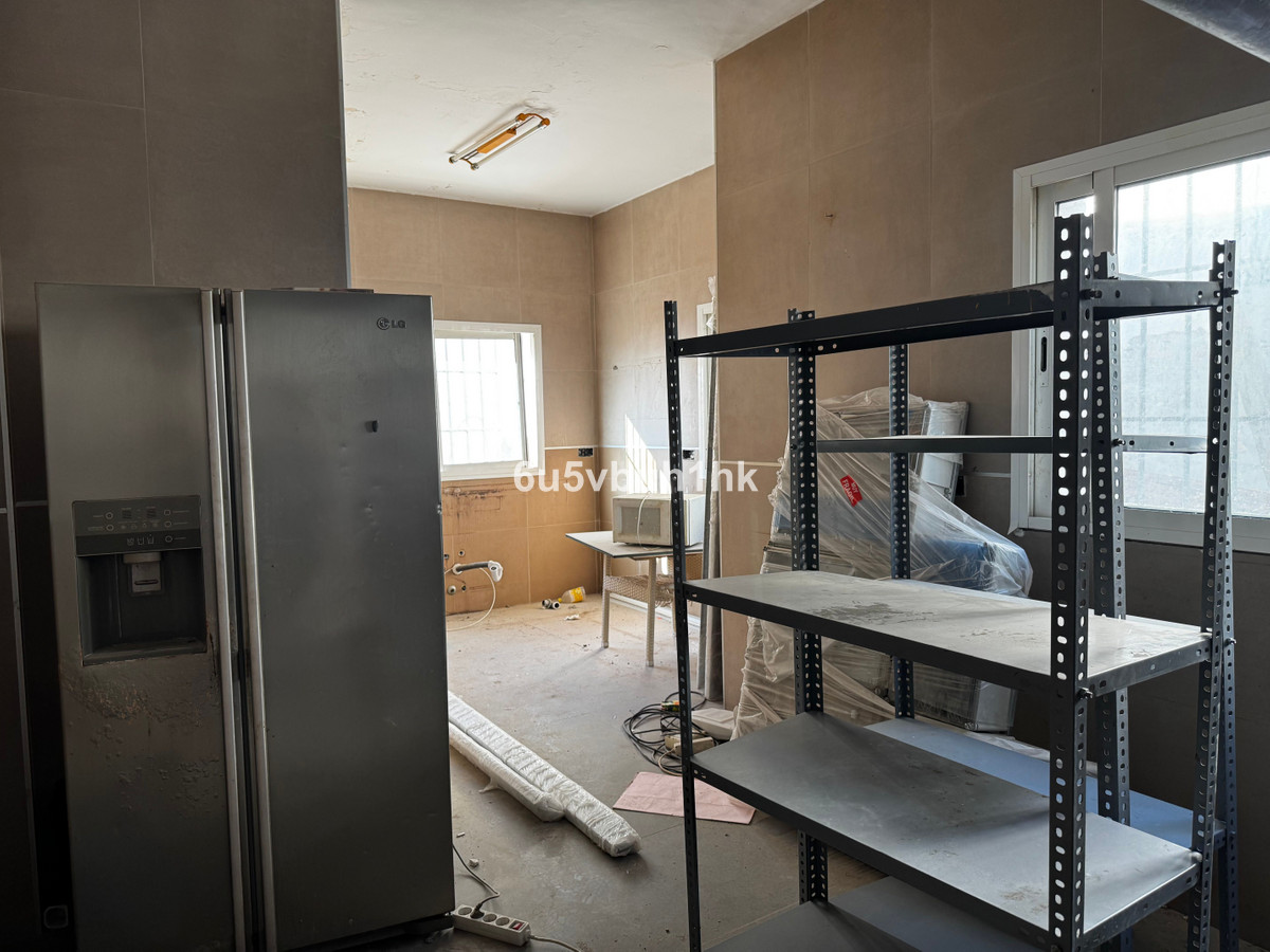 Se vende Villa - Chalet de 4 dormitorios en Málaga Ciudad, Málaga, España