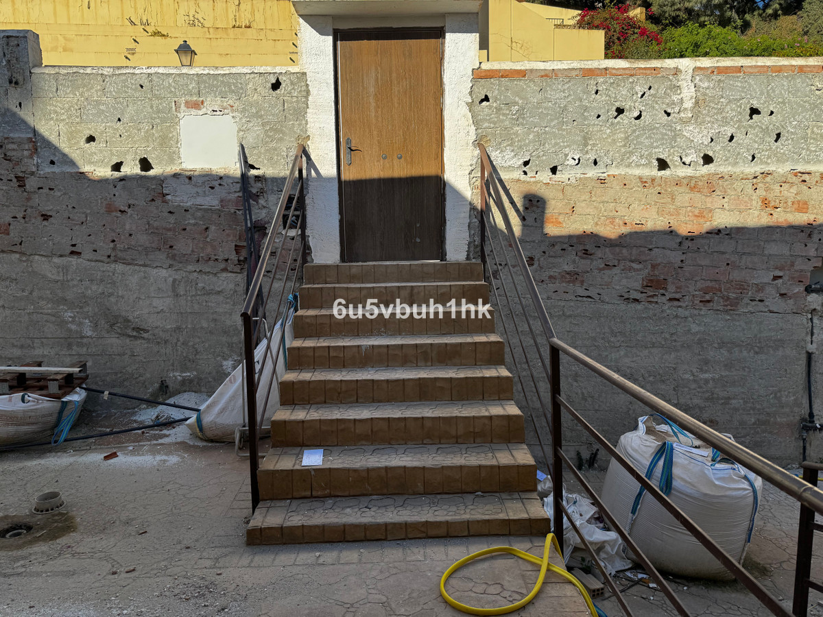 Se vende Villa - Chalet de 4 dormitorios en Málaga Ciudad, Málaga, España