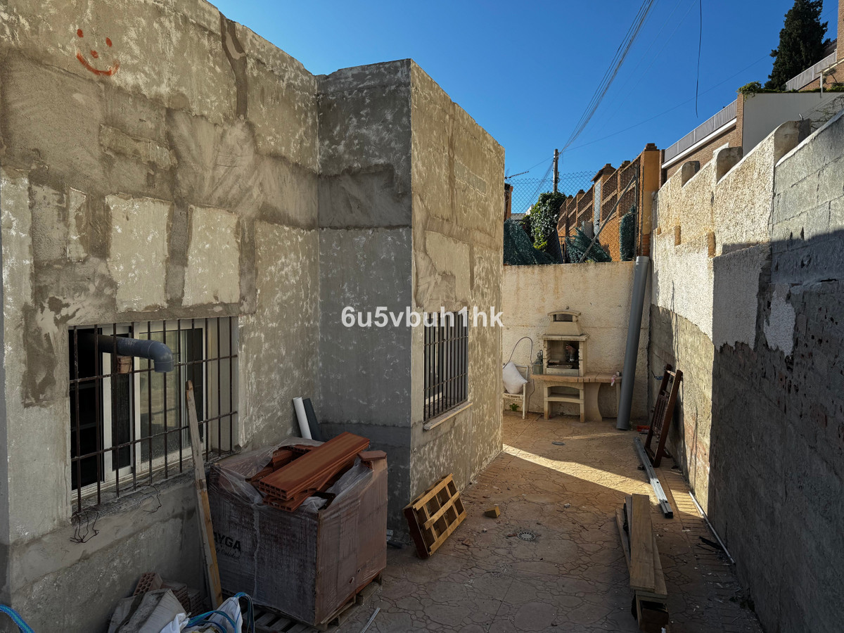 Se vende Villa - Chalet de 4 dormitorios en Málaga Ciudad, Málaga, España