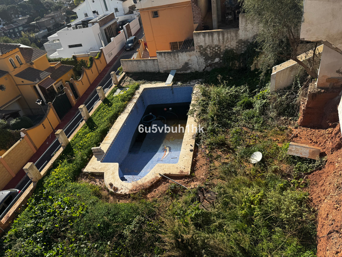 Se vende Villa - Chalet de 4 dormitorios en Málaga Ciudad, Málaga, España