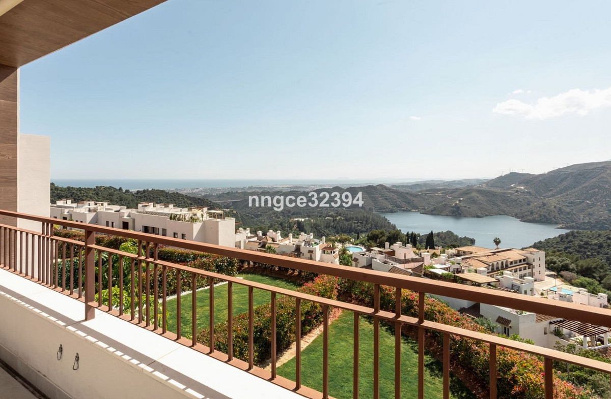 3 Bed Townhouse for sale in Istán Costa Del Sol, Málaga, Spain