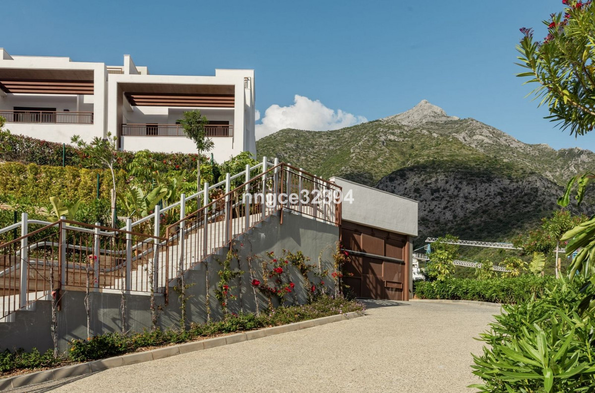 3 Bed Townhouse for sale in Istán Costa Del Sol, Málaga, Spain