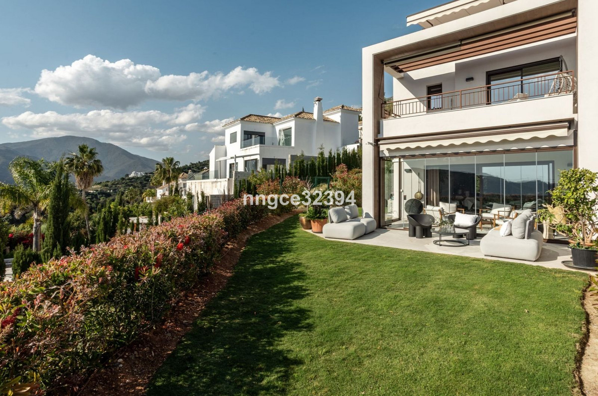 3 Bed Townhouse for sale in Istán Costa Del Sol, Málaga, Spain