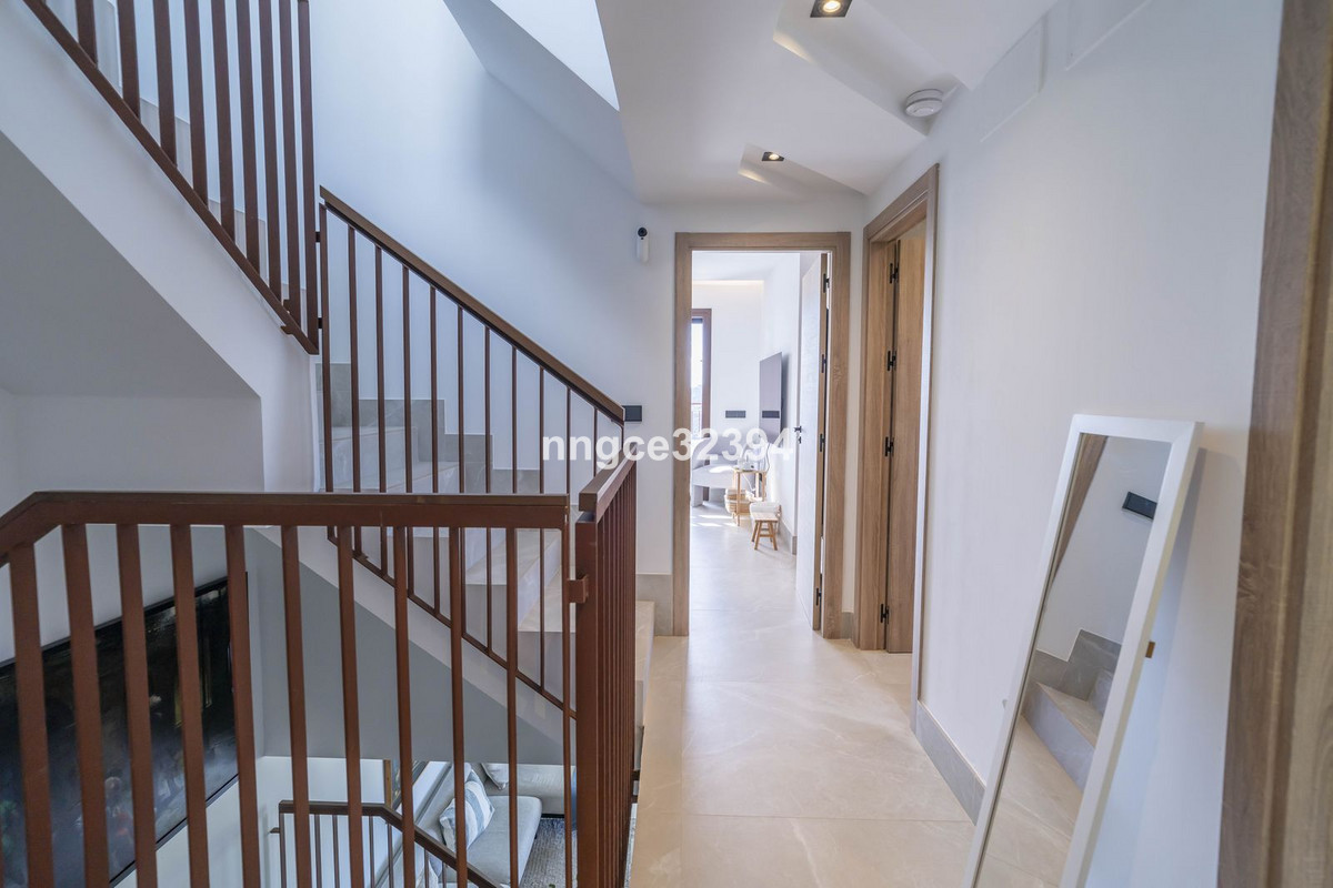 3 Bed Townhouse for sale in Istán Costa Del Sol, Málaga, Spain