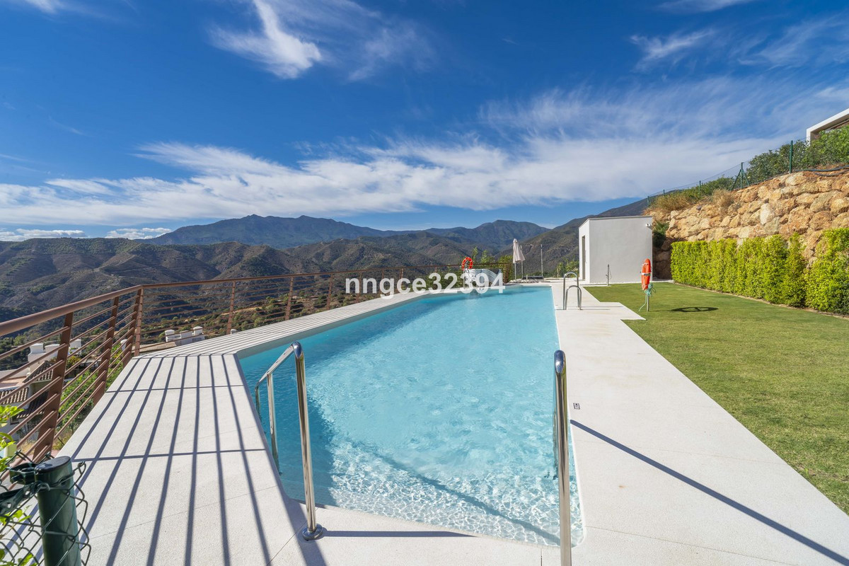 3 Bed Townhouse for sale in Istán Costa Del Sol, Málaga, Spain