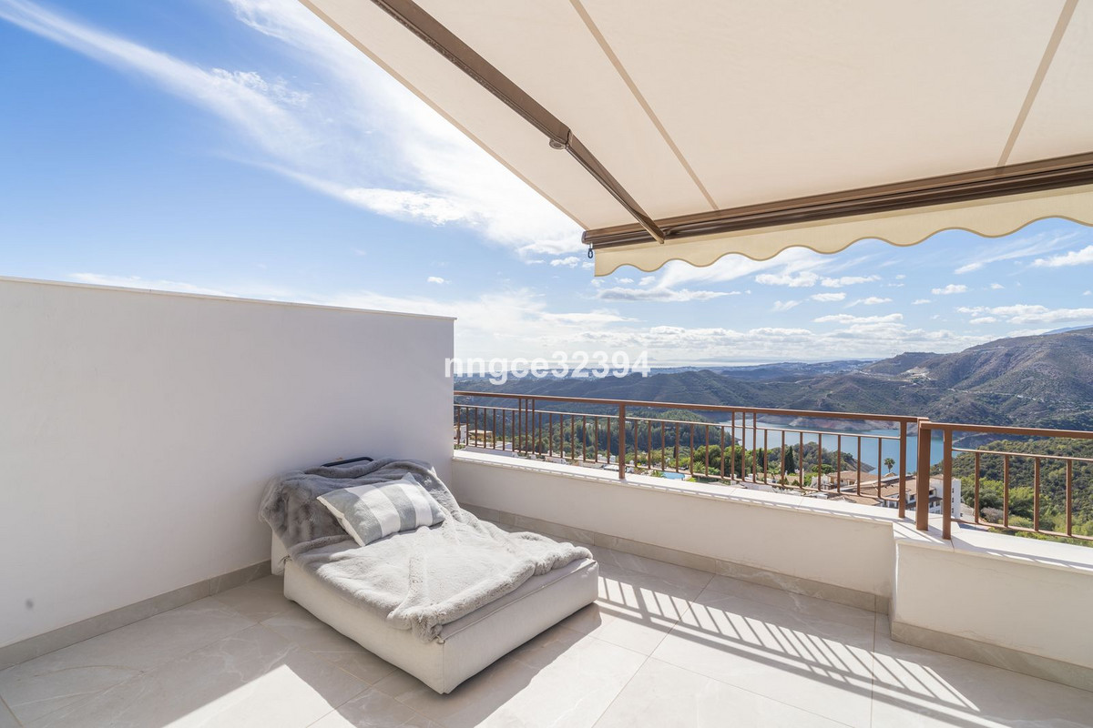 3 Bed Townhouse for sale in Istán Costa Del Sol, Málaga, Spain
