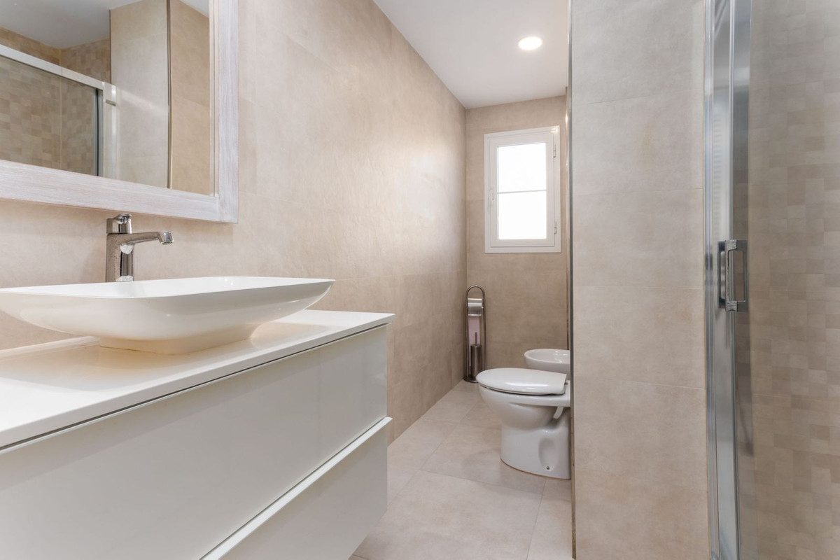 5 Bed Apartment for sale in San Pedro De Alcántara Costa Del Sol, Málaga, Spain