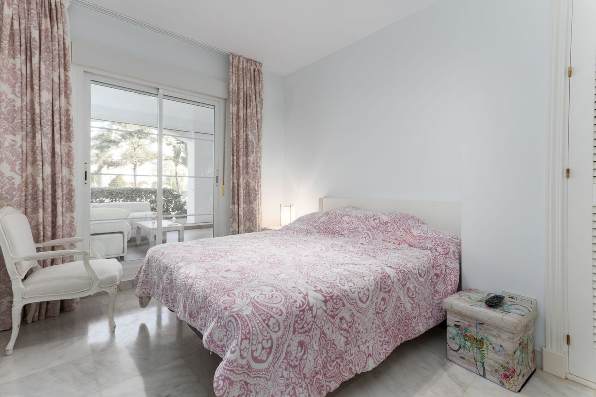 5 Bed Apartment for sale in San Pedro De Alcántara Costa Del Sol, Málaga, Spain
