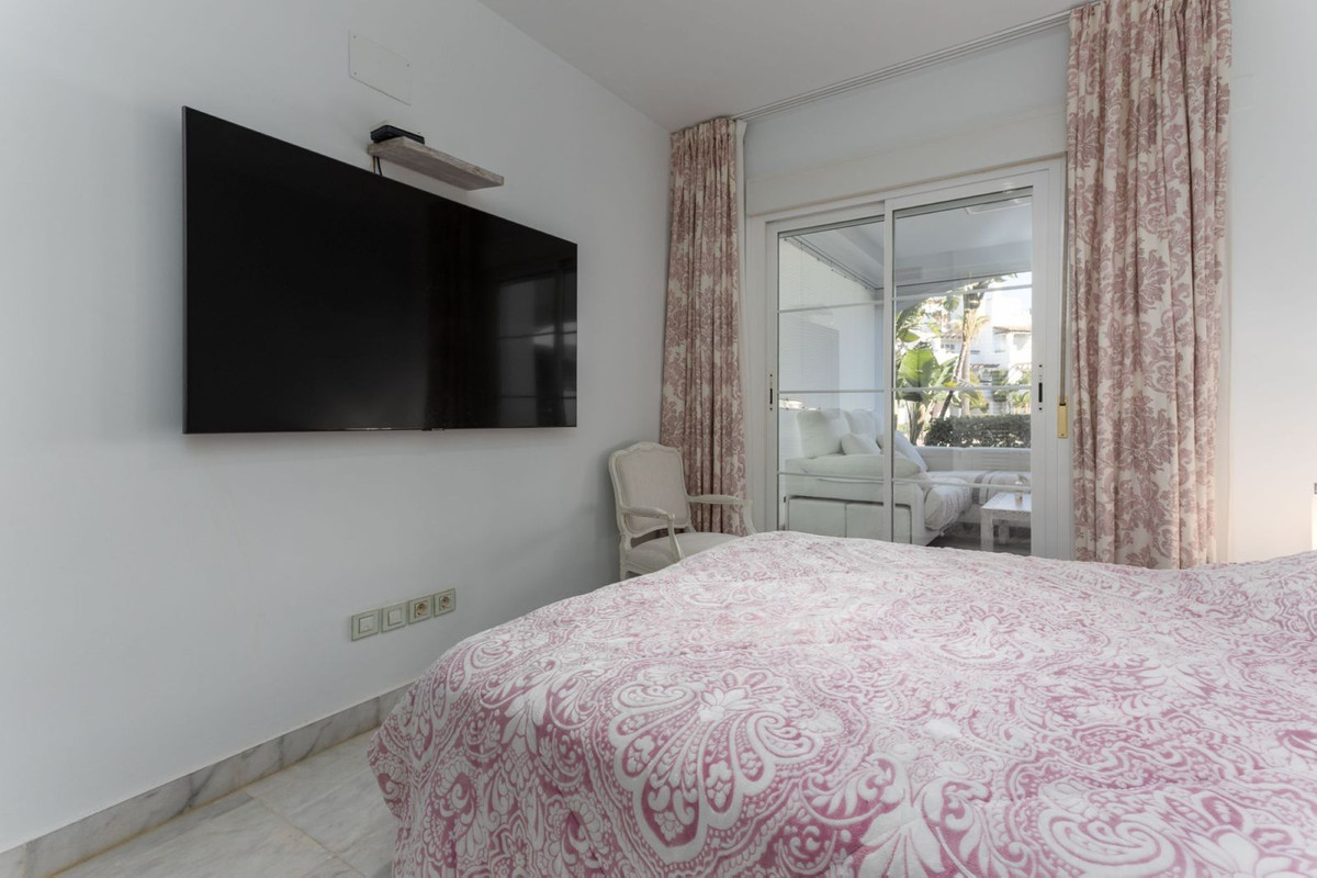5 Bed Apartment for sale in San Pedro De Alcántara Costa Del Sol, Málaga, Spain