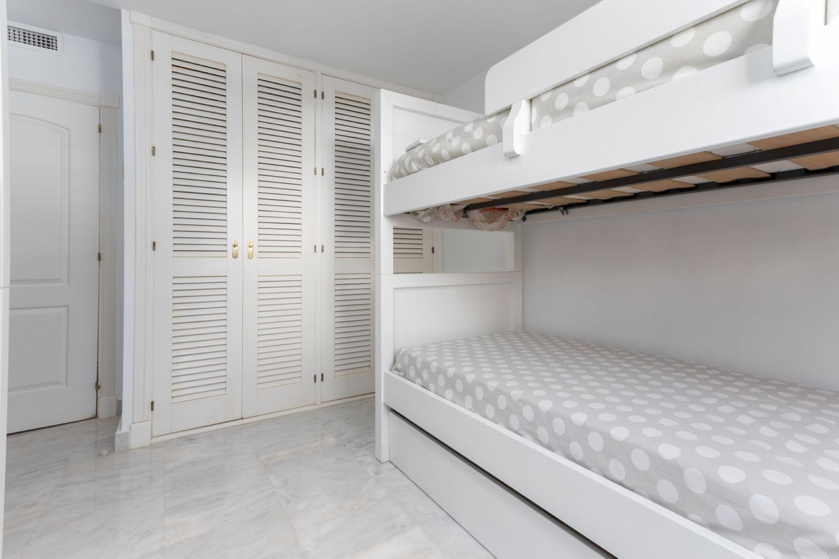 5 Bed Apartment for sale in San Pedro De Alcántara Costa Del Sol, Málaga, Spain