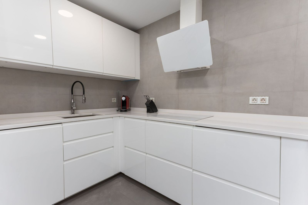 5 Bed Apartment for sale in San Pedro De Alcántara Costa Del Sol, Málaga, Spain