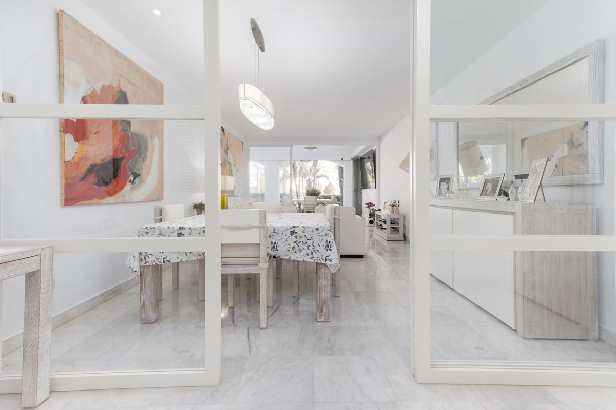 5 Bed Apartment for sale in San Pedro De Alcántara Costa Del Sol, Málaga, Spain