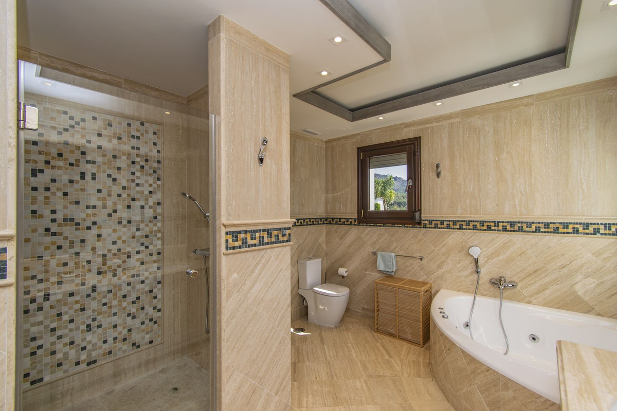 Se vende Apartamento Planta Media de 4 dormitorios en Costa Del Sol, Málaga, España