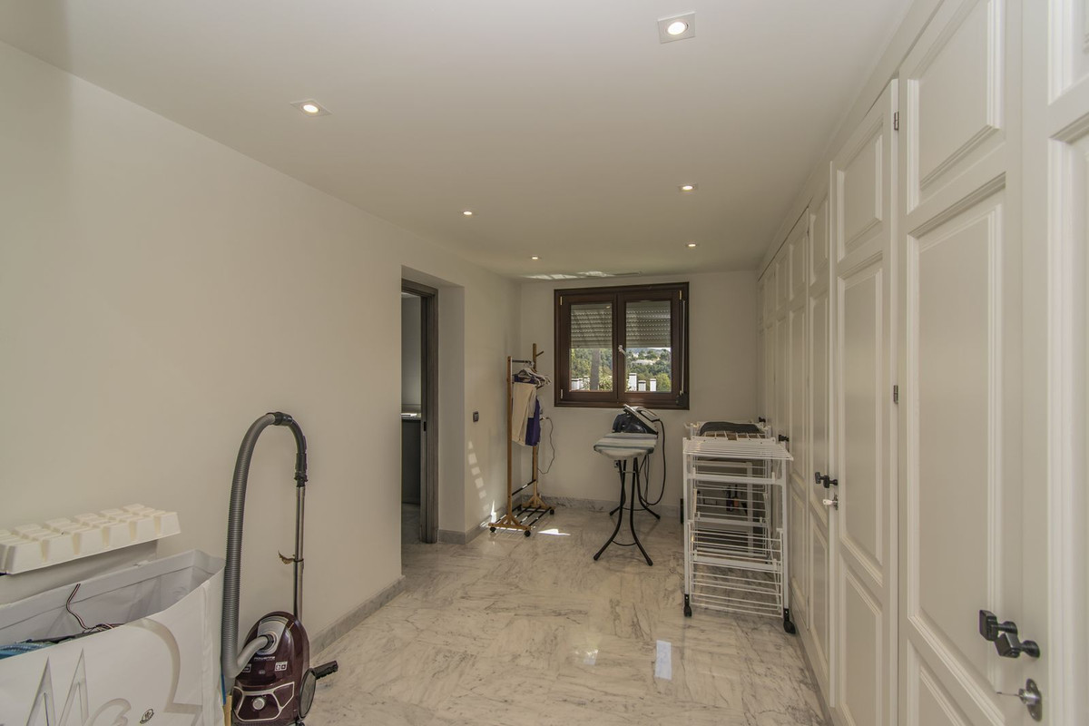 Se vende Apartamento Planta Media de 4 dormitorios en Costa Del Sol, Málaga, España
