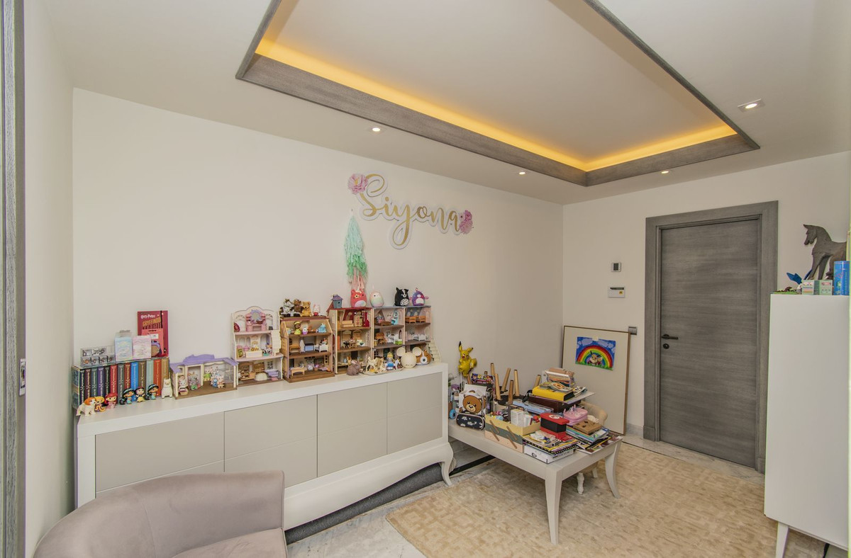 Se vende Apartamento Planta Media de 4 dormitorios en Costa Del Sol, Málaga, España
