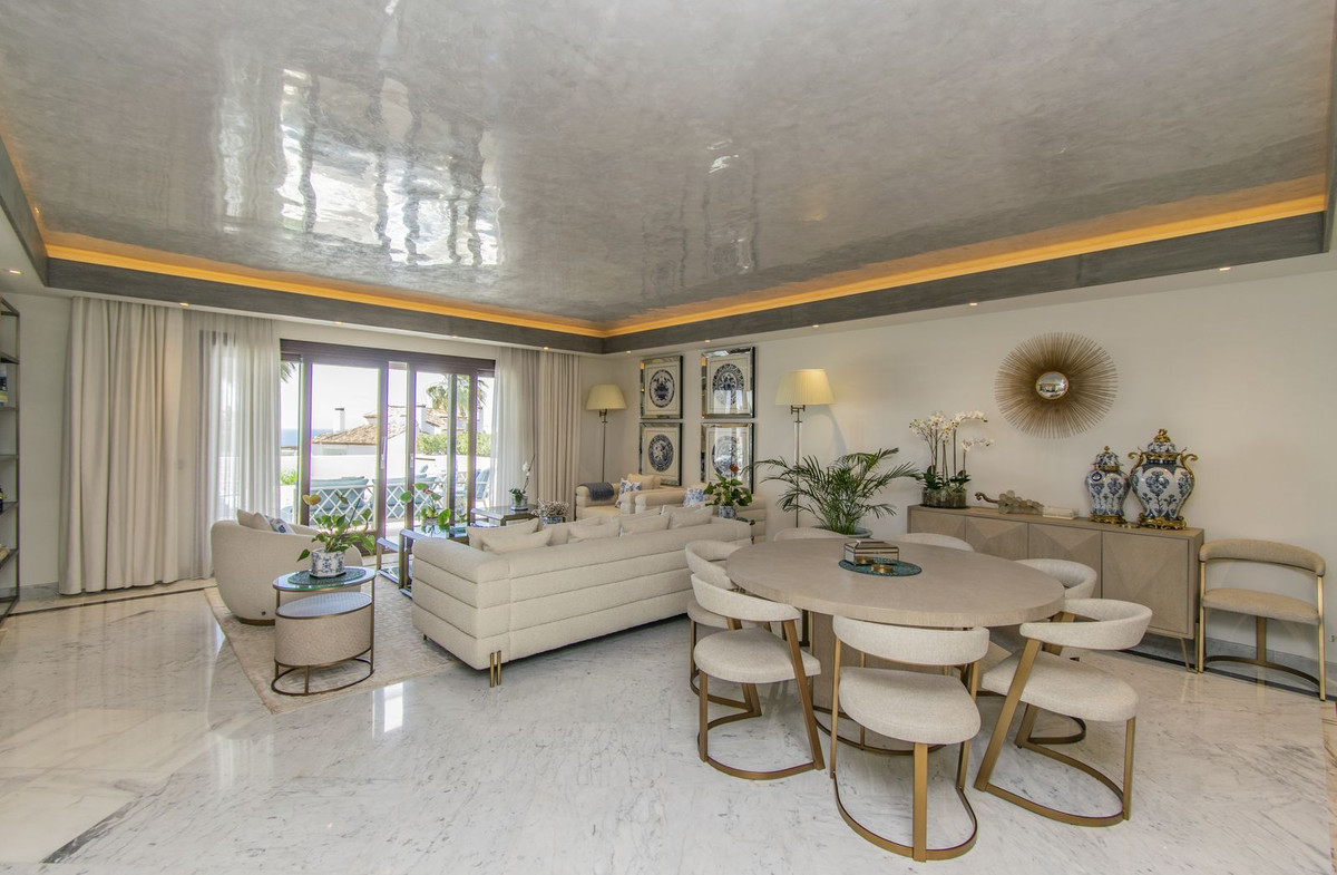 Se vende Apartamento Planta Media de 4 dormitorios en Costa Del Sol, Málaga, España