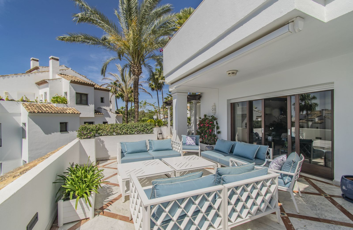 Se vende Apartamento Planta Media de 4 dormitorios en Costa Del Sol, Málaga, España