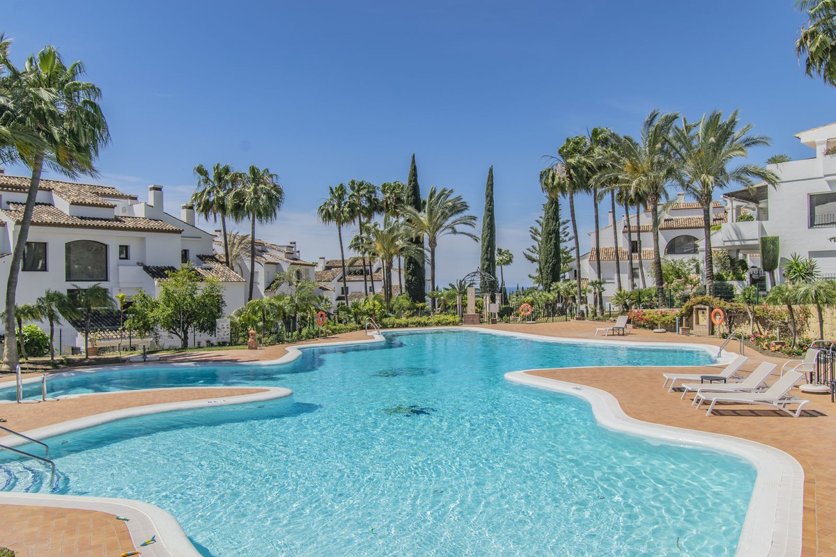 Se vende Apartamento Planta Media de 4 dormitorios en Costa Del Sol, Málaga, España