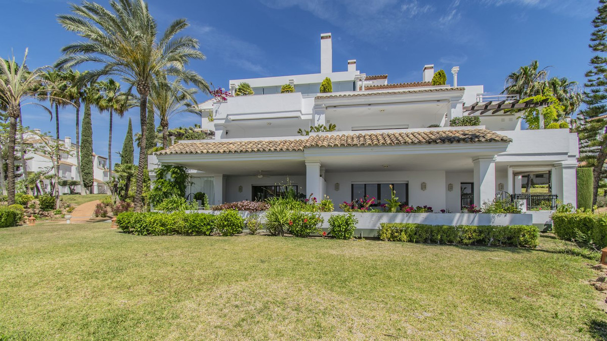 Se vende Apartamento Planta Media de 4 dormitorios en Costa Del Sol, Málaga, España