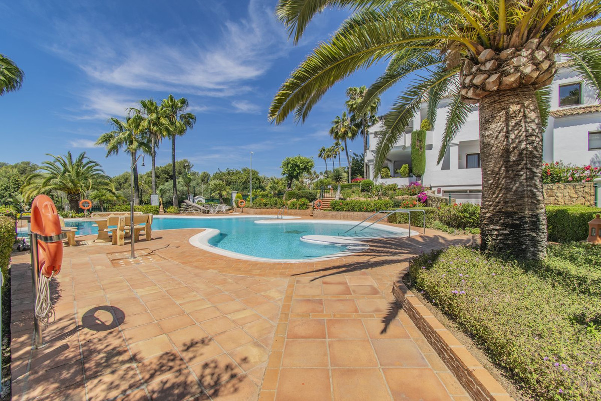 Se vende Apartamento Planta Media de 4 dormitorios en Costa Del Sol, Málaga, España
