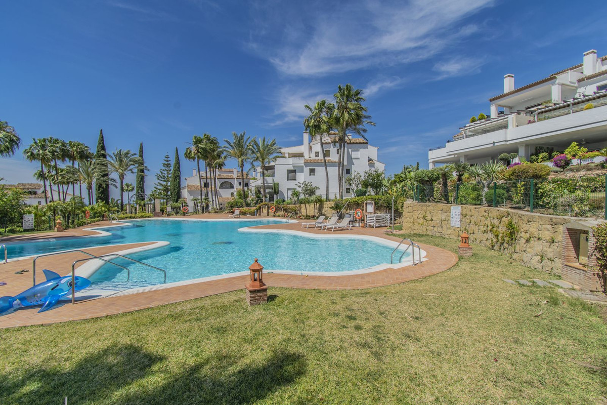 Se vende Apartamento Planta Media de 4 dormitorios en Costa Del Sol, Málaga, España