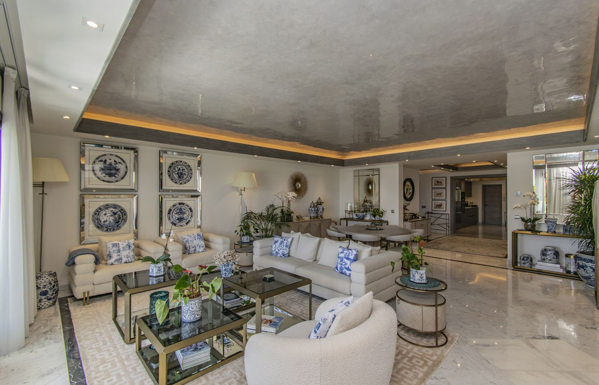 Se vende Apartamento Planta Media de 4 dormitorios en Costa Del Sol, Málaga, España