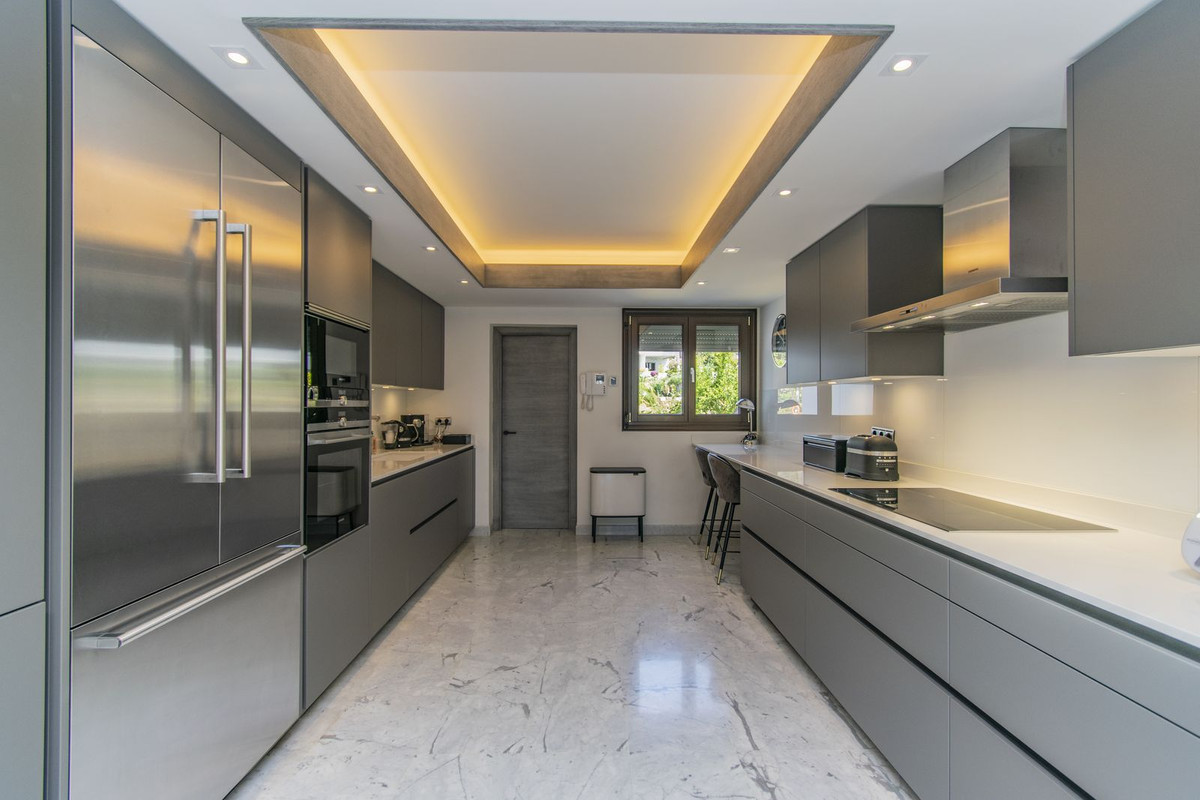 Se vende Apartamento Planta Media de 4 dormitorios en Costa Del Sol, Málaga, España