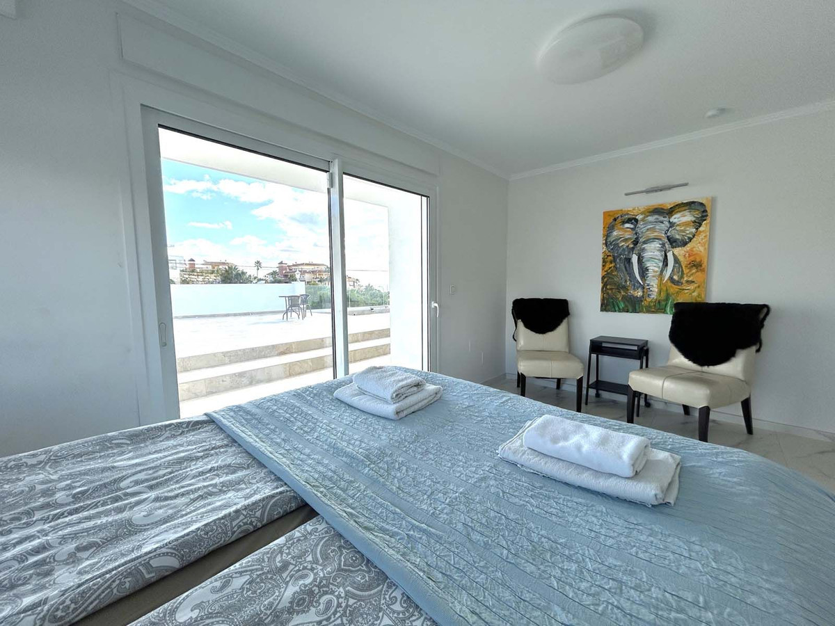 Se vende Villa - Chalet de 7 dormitorios en Costa Del Sol, Málaga, España