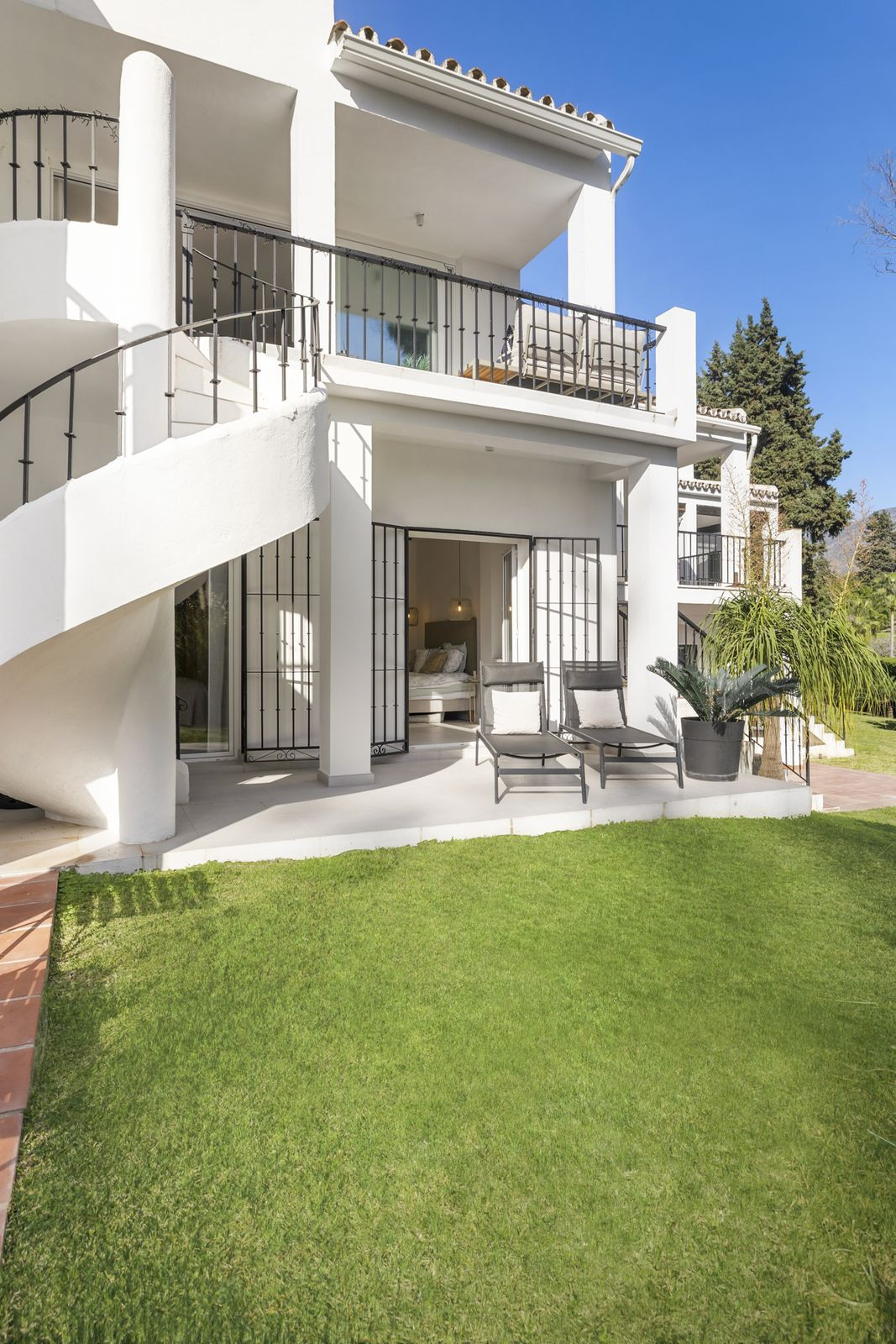 4 Bed Townhouse for sale in Marbella Costa Del Sol, Málaga, Spain