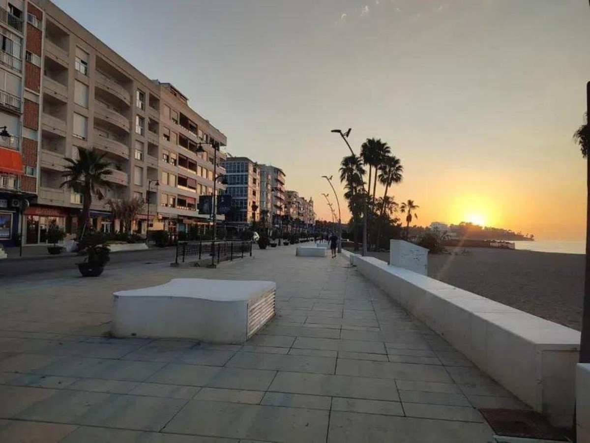 3 Bed Apartment for sale in Estepona Costa Del Sol, Málaga, Spain