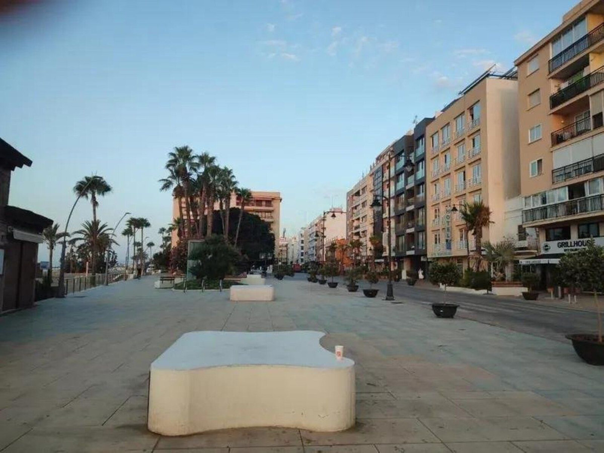 3 Bed Apartment for sale in Estepona Costa Del Sol, Málaga, Spain