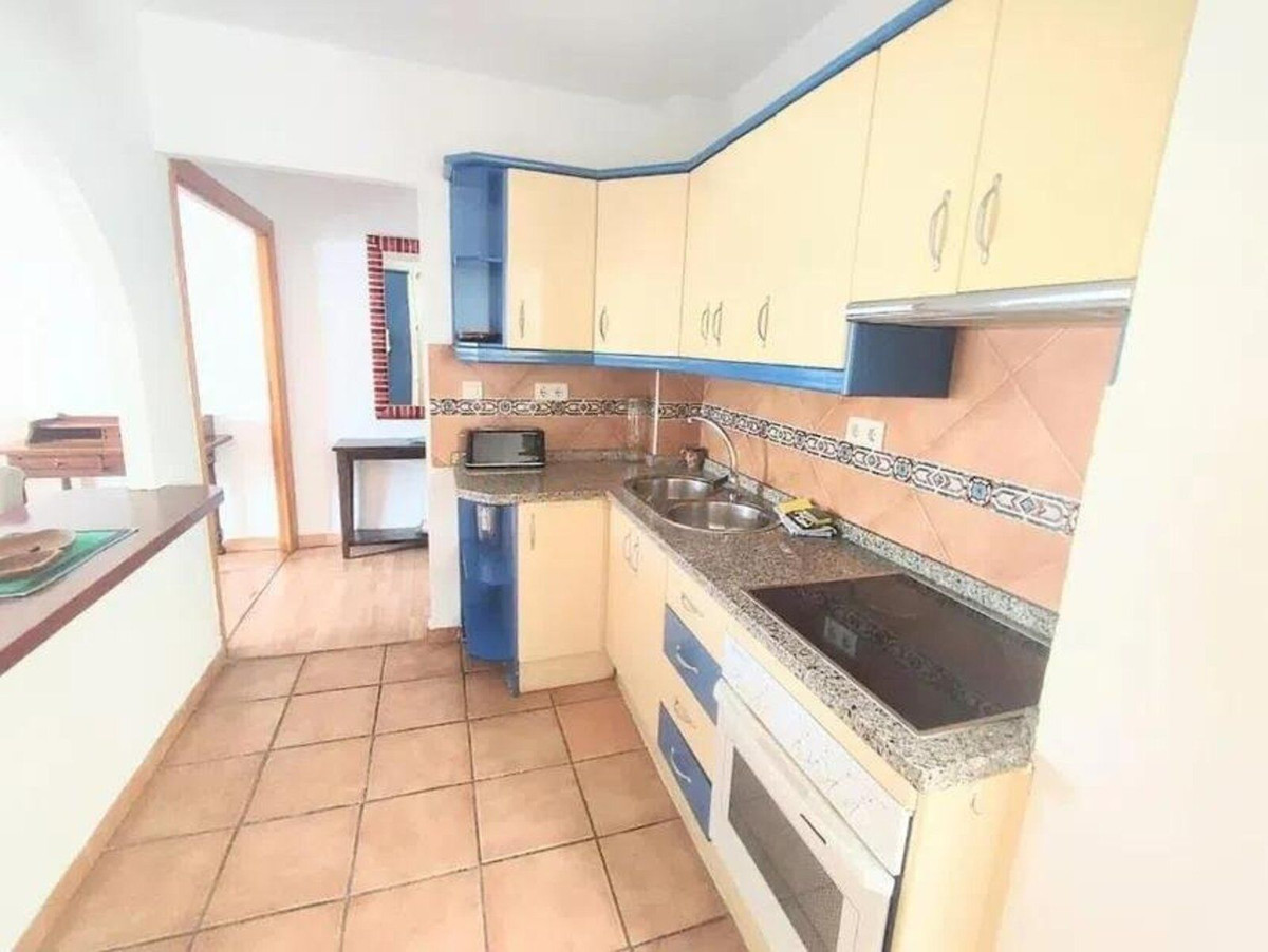3 Bed Apartment for sale in Estepona Costa Del Sol, Málaga, Spain