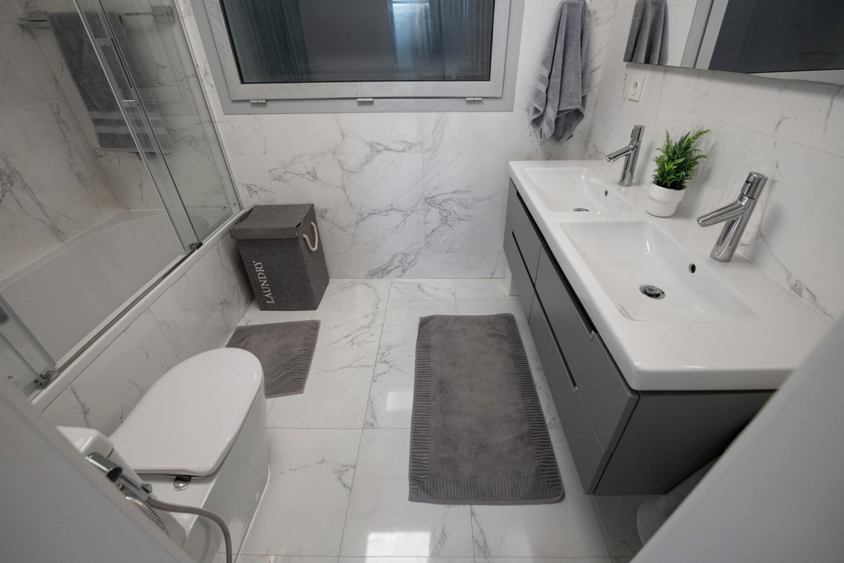 2 Bed Apartment for sale in Benalmadena Costa Del Sol, Málaga, Spain