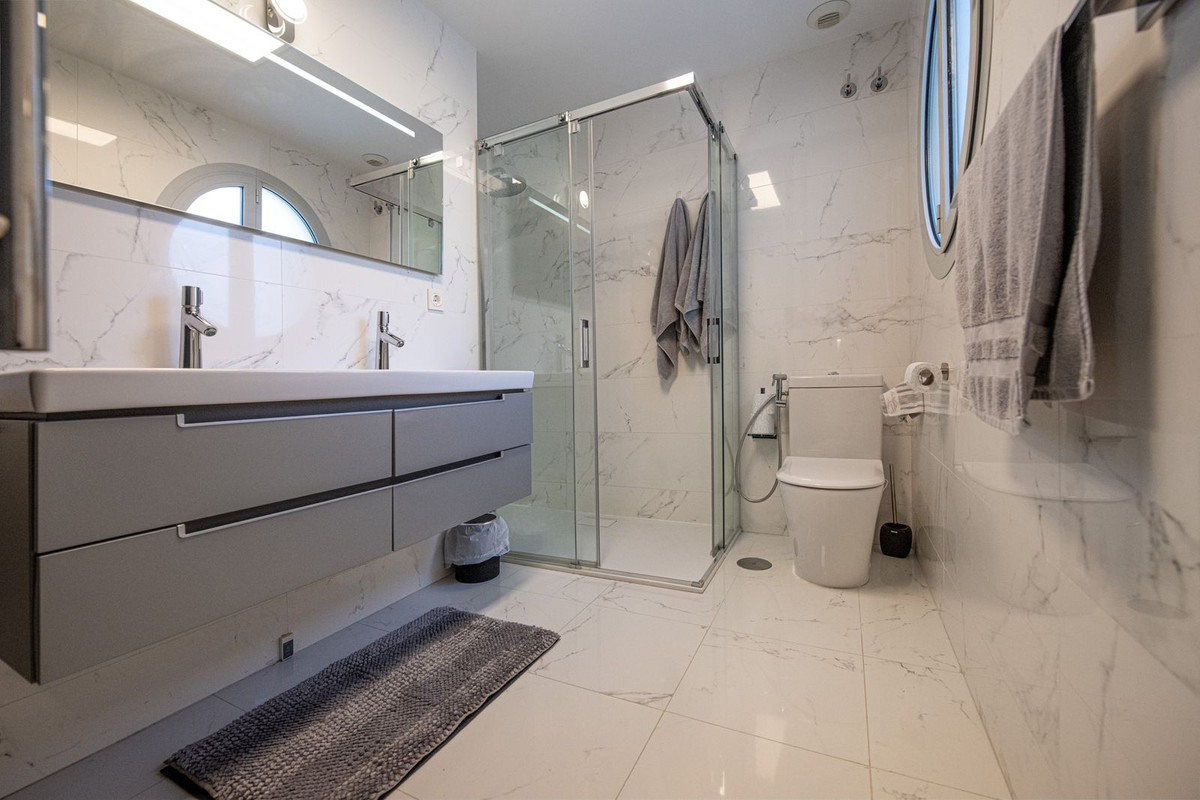 2 Bed Apartment for sale in Benalmadena Costa Del Sol, Málaga, Spain