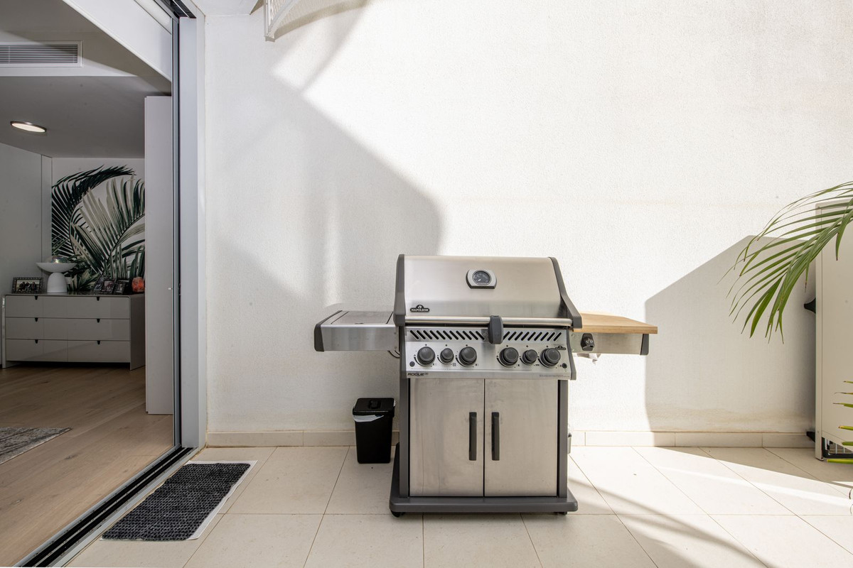 2 Bed Apartment for sale in Benalmadena Costa Del Sol, Málaga, Spain