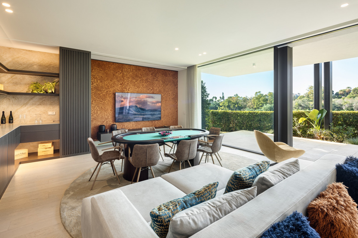 Se vende Villa - Chalet de 6 dormitorios en Costa Del Sol, Málaga, España