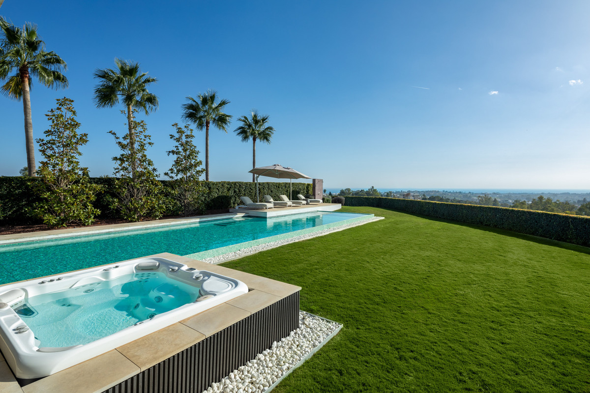 Se vende Villa - Chalet de 6 dormitorios en Costa Del Sol, Málaga, España
