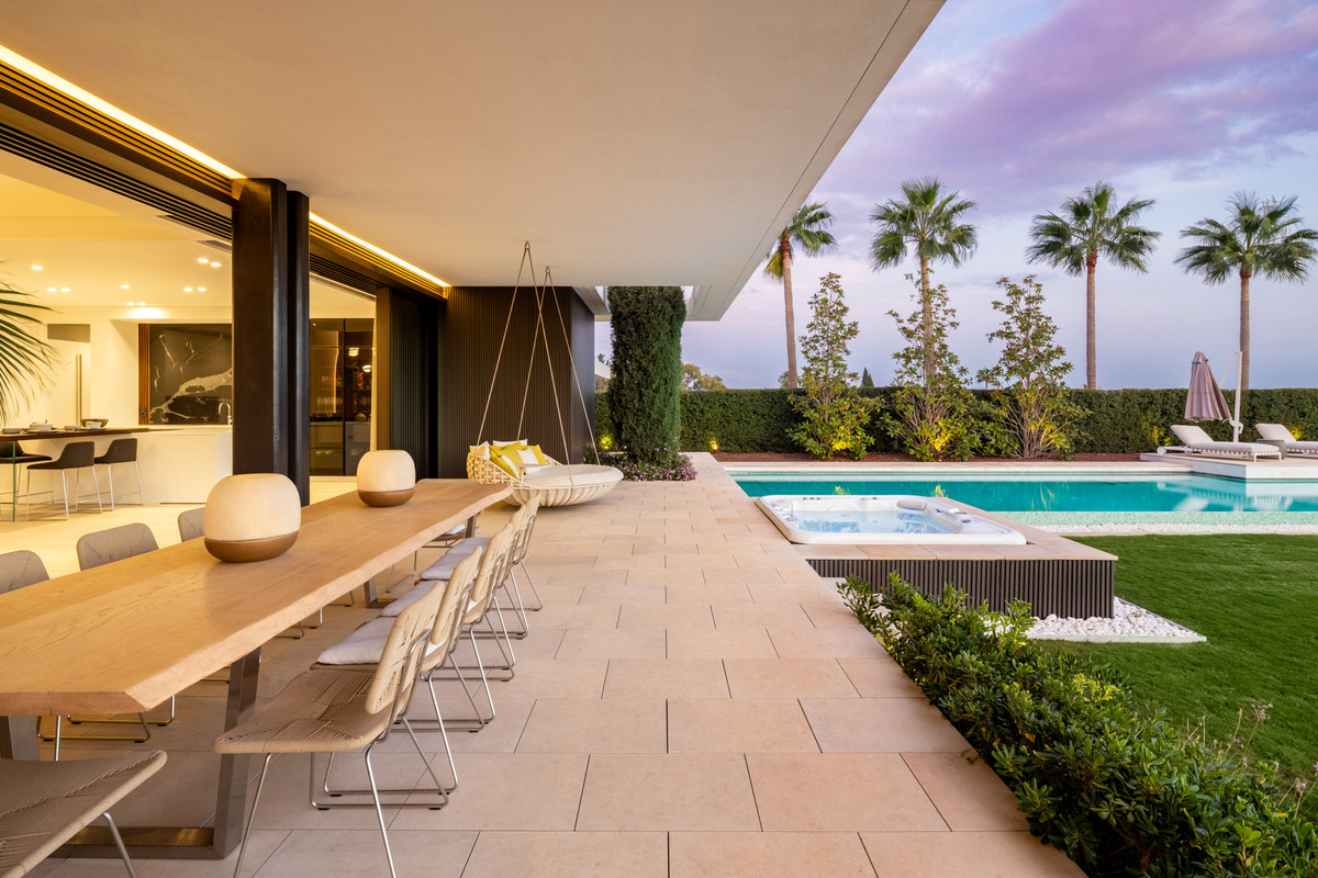 Se vende Villa - Chalet de 6 dormitorios en Costa Del Sol, Málaga, España