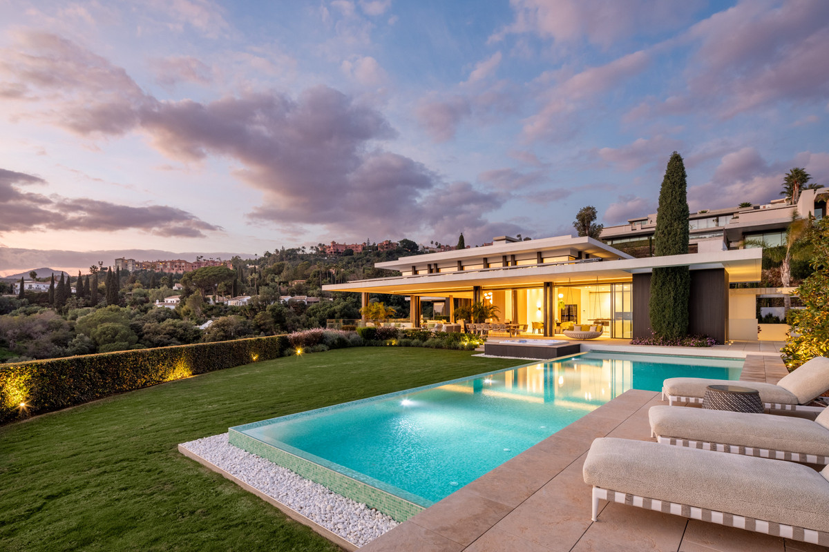 Se vende Villa - Chalet de 6 dormitorios en Costa Del Sol, Málaga, España
