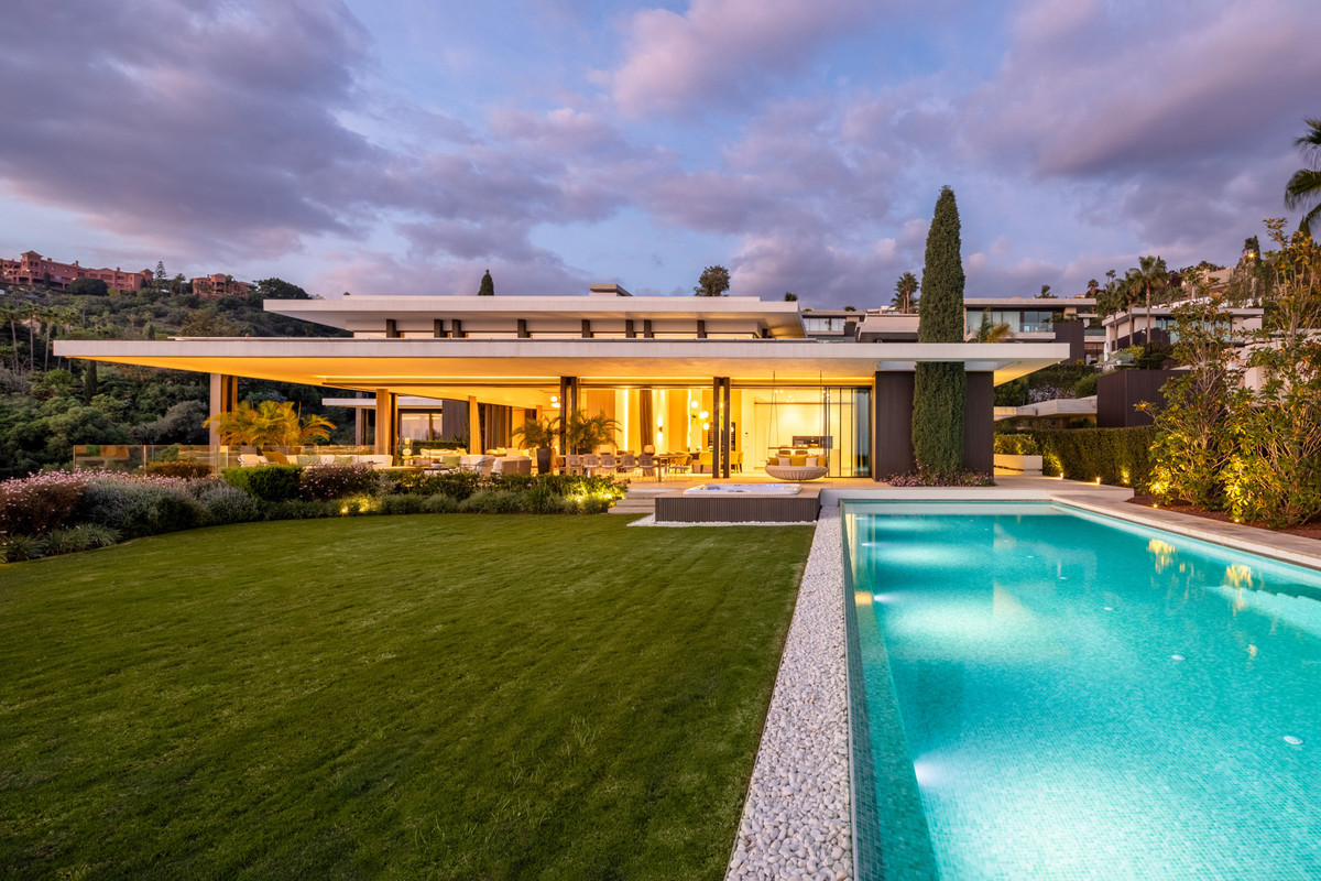 Se vende Villa - Chalet de 6 dormitorios en Costa Del Sol, Málaga, España