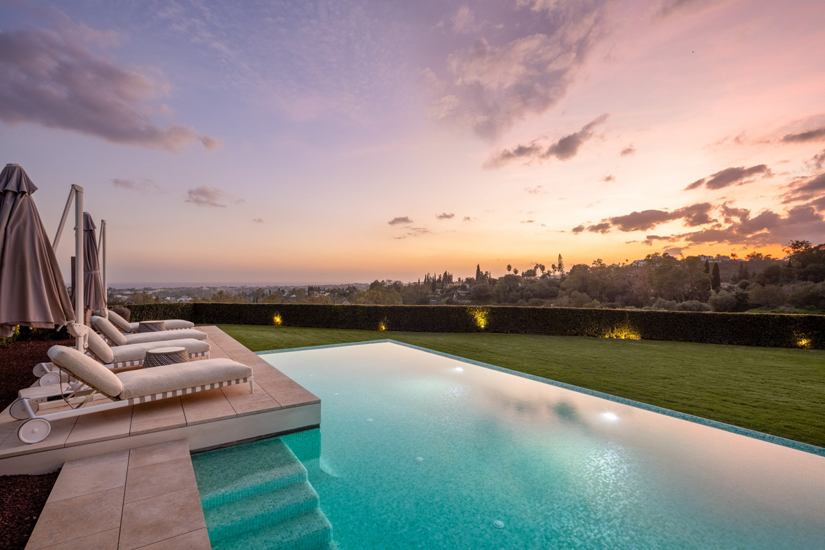 Se vende Villa - Chalet de 6 dormitorios en Costa Del Sol, Málaga, España