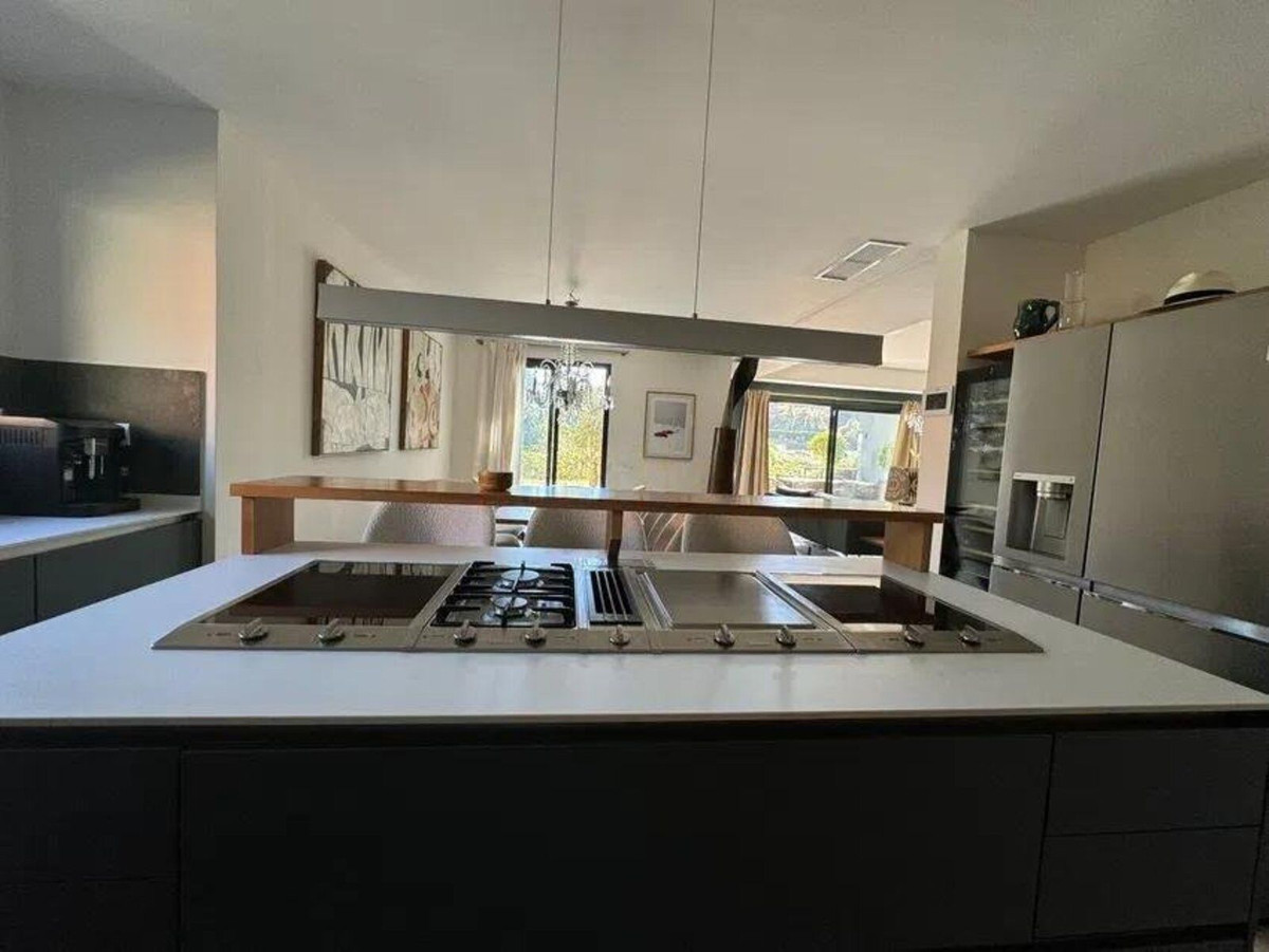 Se vende Villa - Chalet de 4 dormitorios en Costa Del Sol, Málaga, España