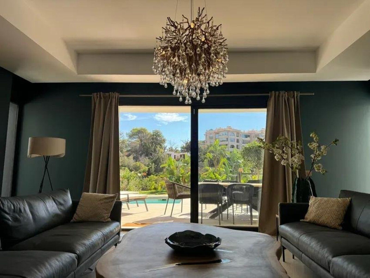 Se vende Villa - Chalet de 4 dormitorios en Costa Del Sol, Málaga, España
