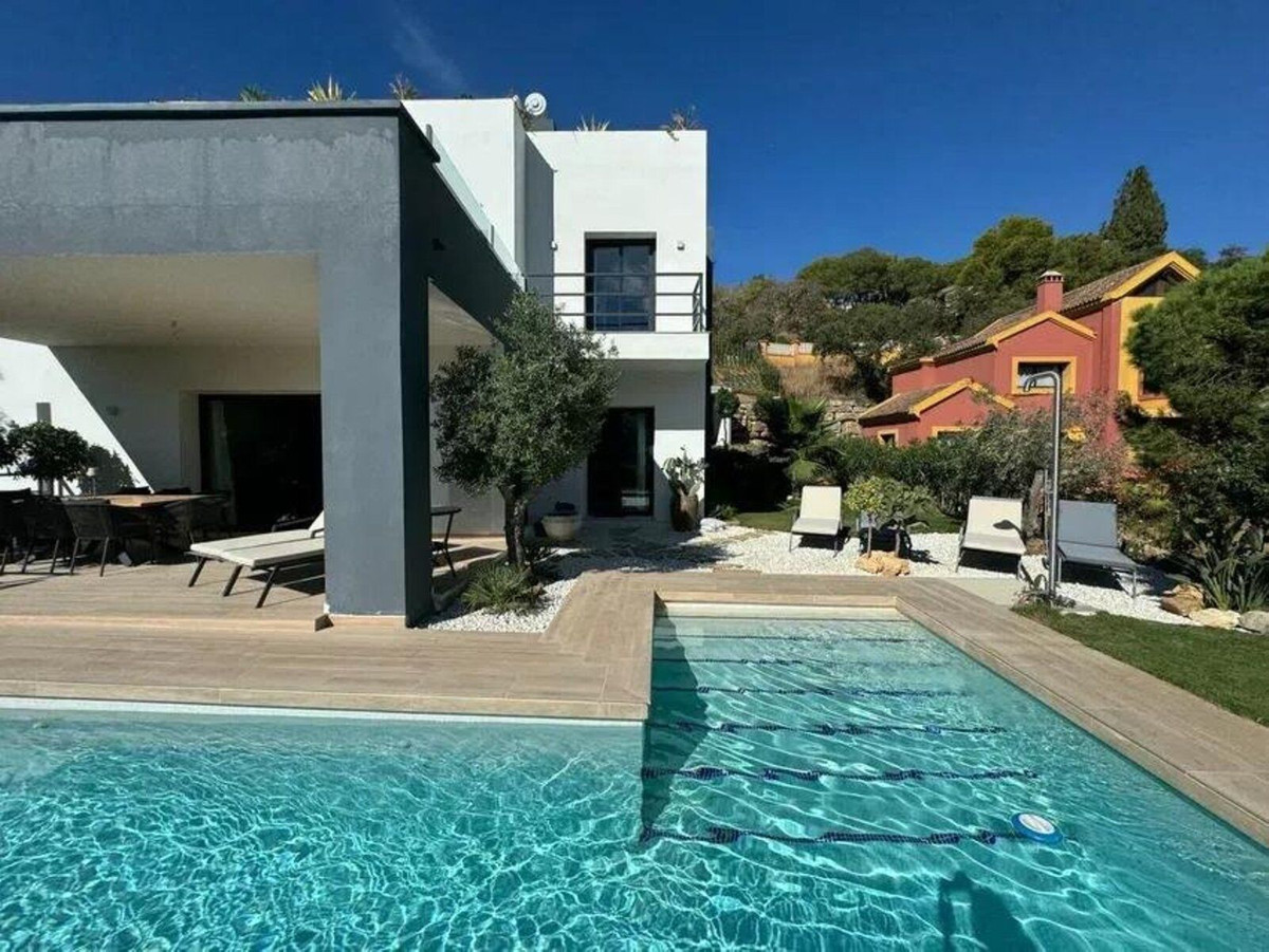 Se vende Villa - Chalet de 4 dormitorios en Costa Del Sol, Málaga, España