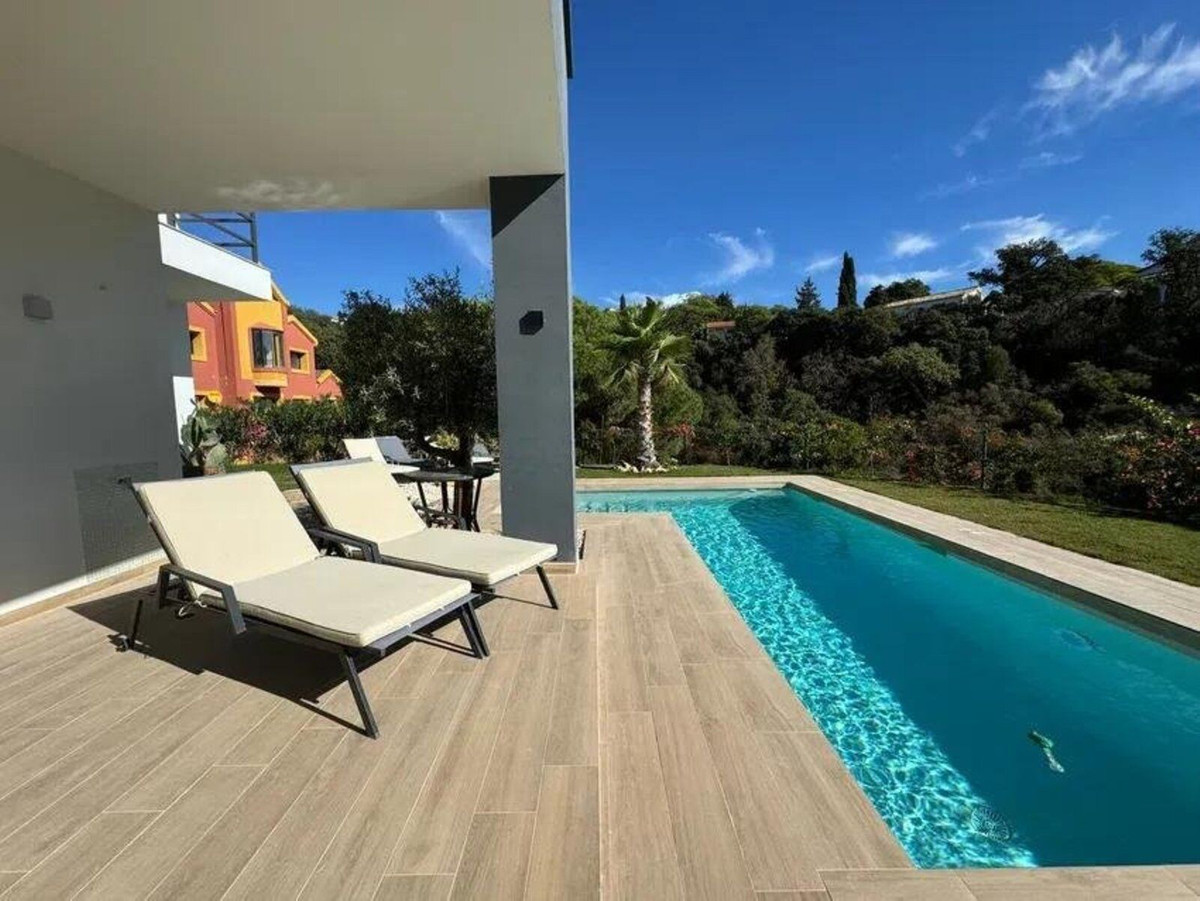 Se vende Villa - Chalet de 4 dormitorios en Costa Del Sol, Málaga, España
