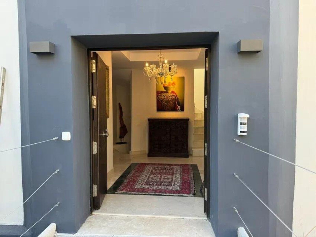 Se vende Villa - Chalet de 4 dormitorios en Costa Del Sol, Málaga, España